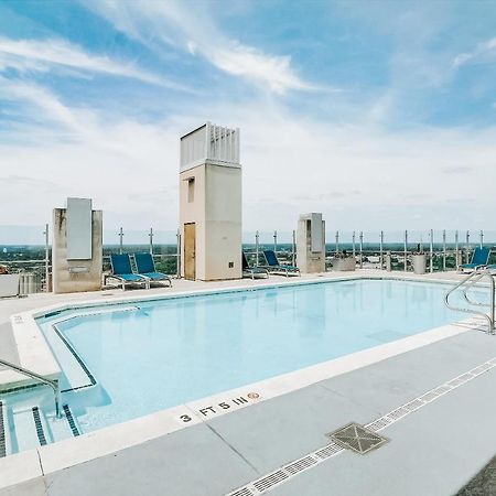 Frontdesk Skyhouse Apts Uptown Charlotte Apartment Екстериор снимка