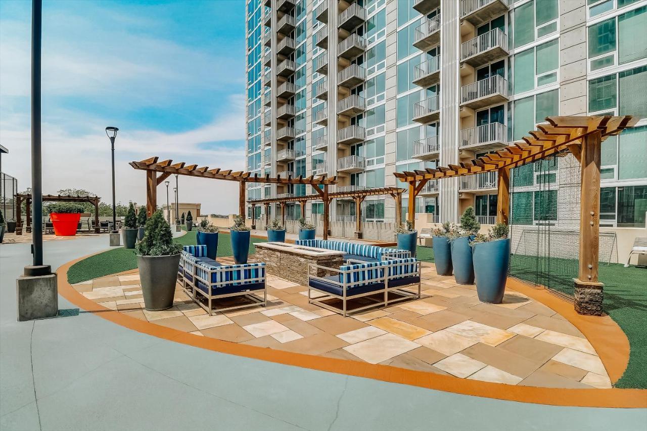 Frontdesk Skyhouse Apts Uptown Charlotte Apartment Екстериор снимка