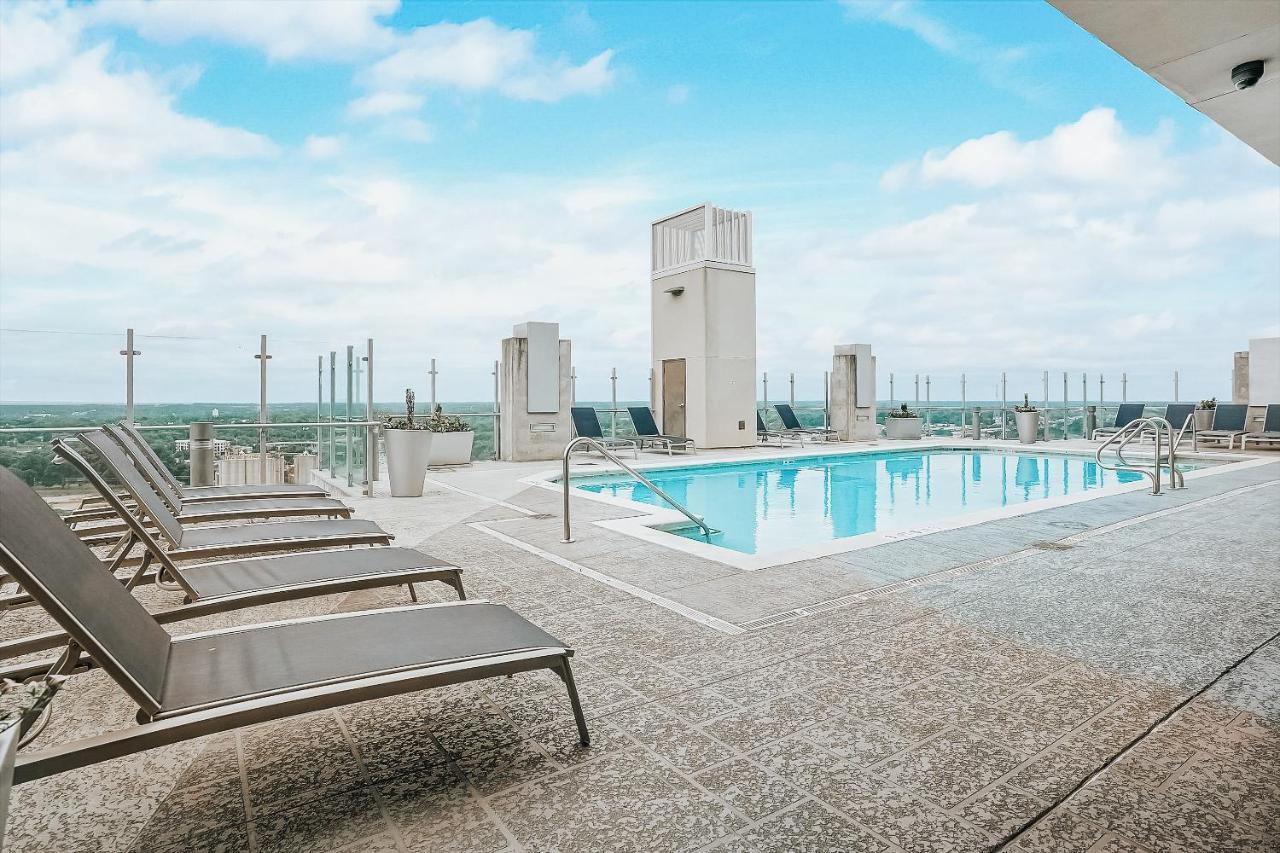 Frontdesk Skyhouse Apts Uptown Charlotte Apartment Екстериор снимка