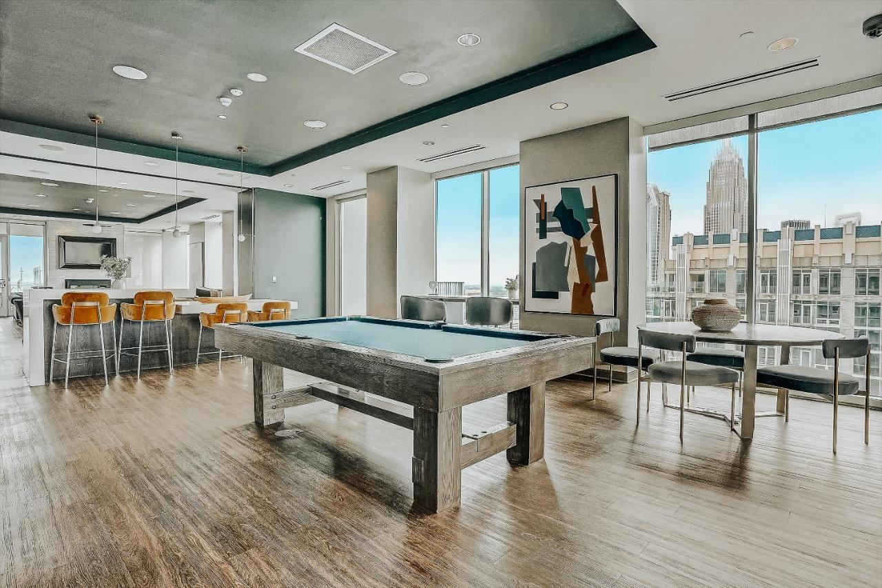 Frontdesk Skyhouse Apts Uptown Charlotte Apartment Екстериор снимка